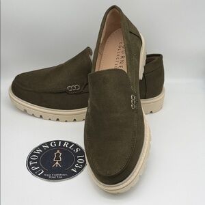 Journee  Collection  Womens Erika Slip On Loafer SIZE 8